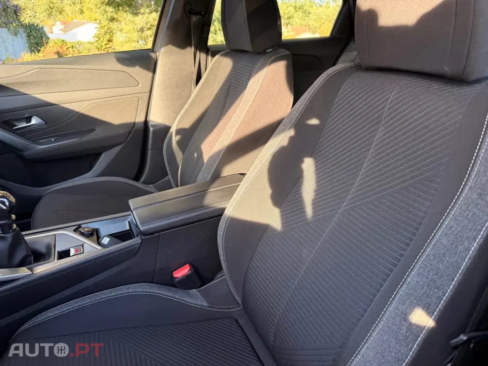 Peugeot 308 SW 1.5 BlueHDi Active Pack — fotografia 16