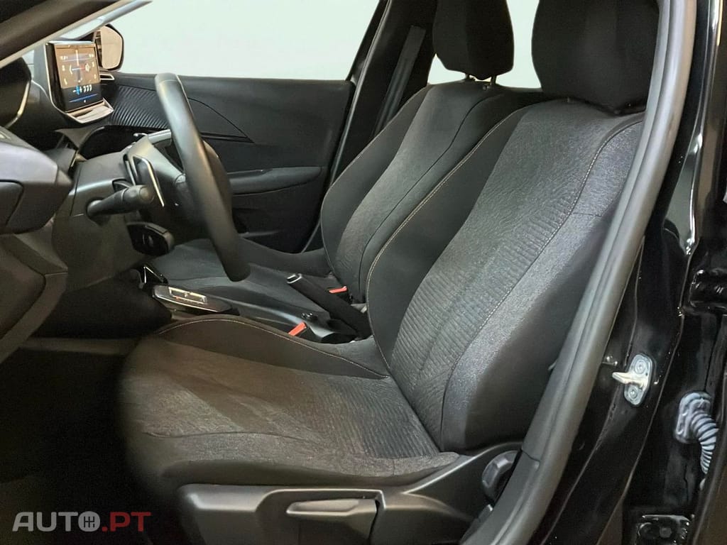 Peugeot 208 1.2 Hybrid Allure e-DCS6