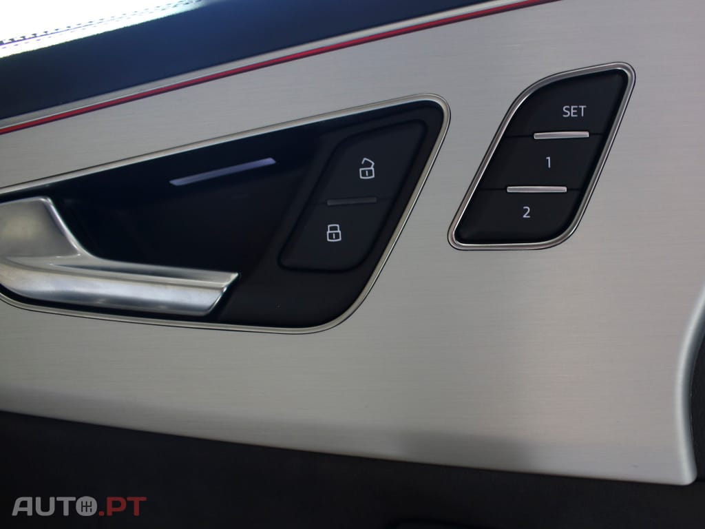 Audi Q8 55 TFSIe quattro Tiptronic