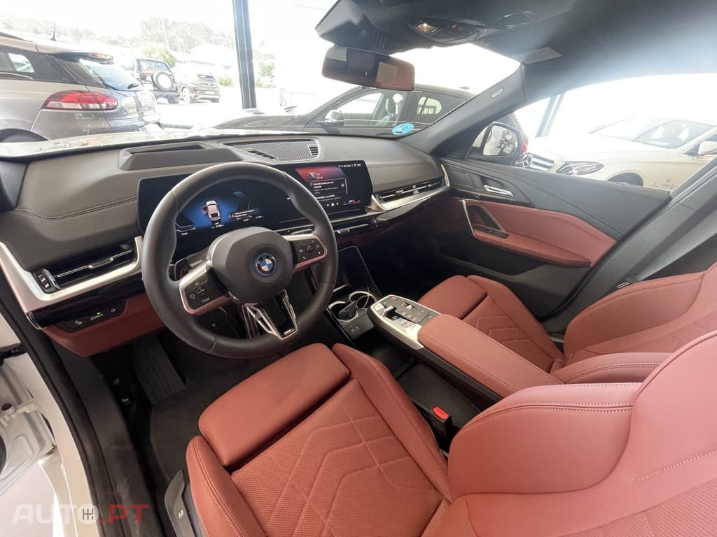 BMW iX2 eDrive20 Edição Desportiva M