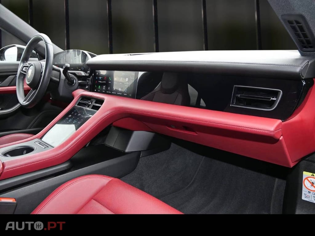 Porsche Taycan Bose