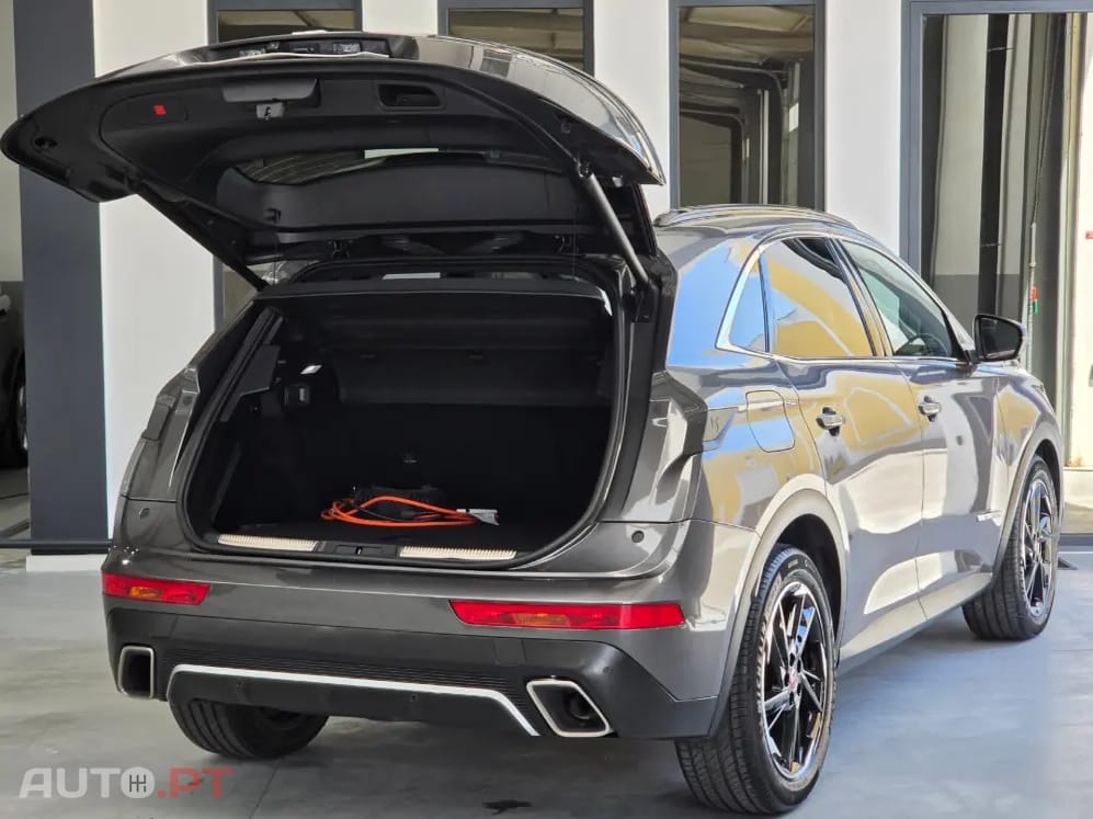 DS DS7 Crossback E-Tense Performance Line EAT8