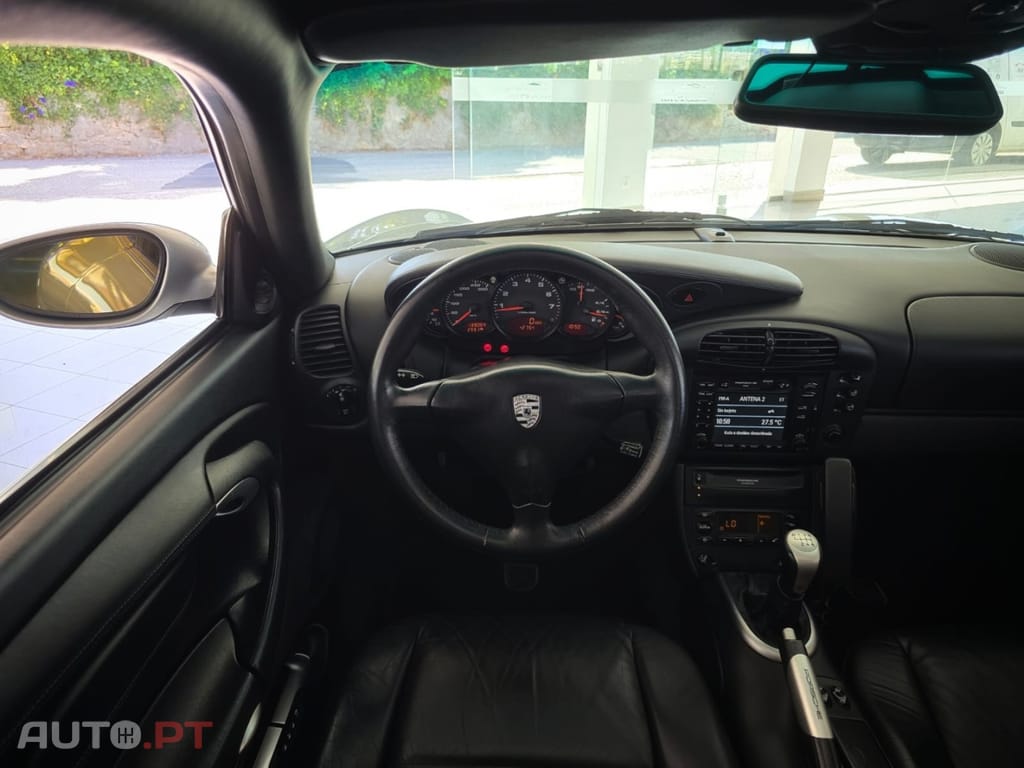 Porsche 996 Carrera 4 Coupé