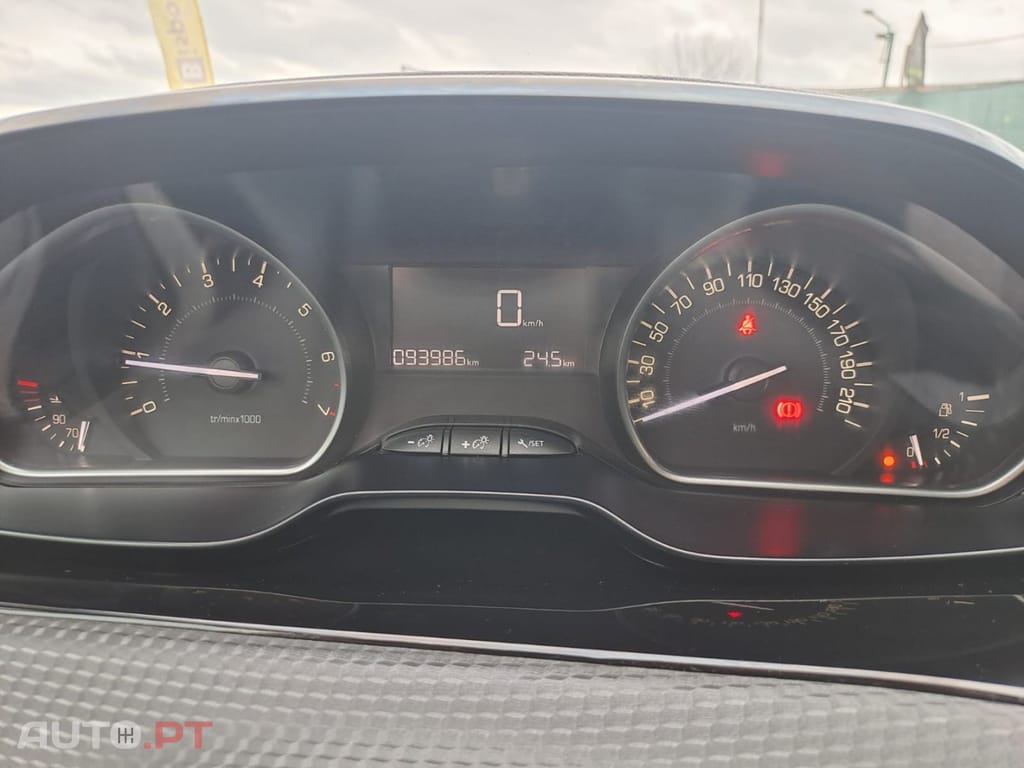 Peugeot 208 1.2 PureTech Signature