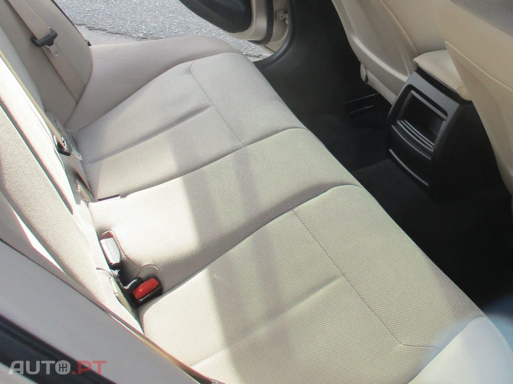 BMW 318 2.0 D Touring Luxury  Nacional 143 cv -Ano 2015 Nacional