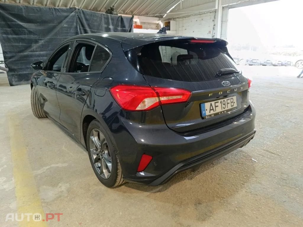 Ford Focus 1.0 EcoBoost MHEV ST-Line X