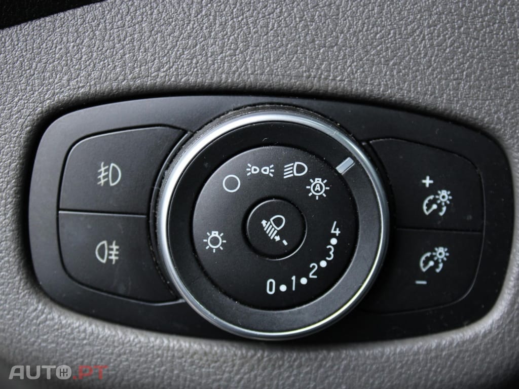 Ford Tourneo Grand 1.5 TDCi Titanium