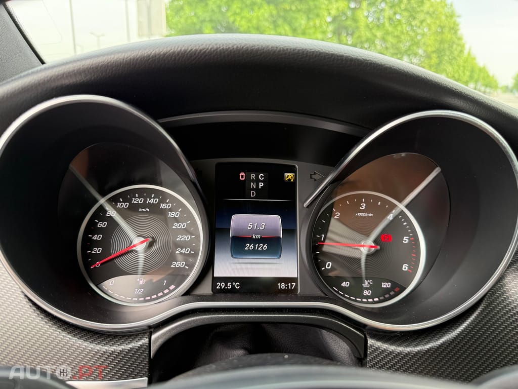 Mercedes-Benz V 220 d Longo Avantgarde