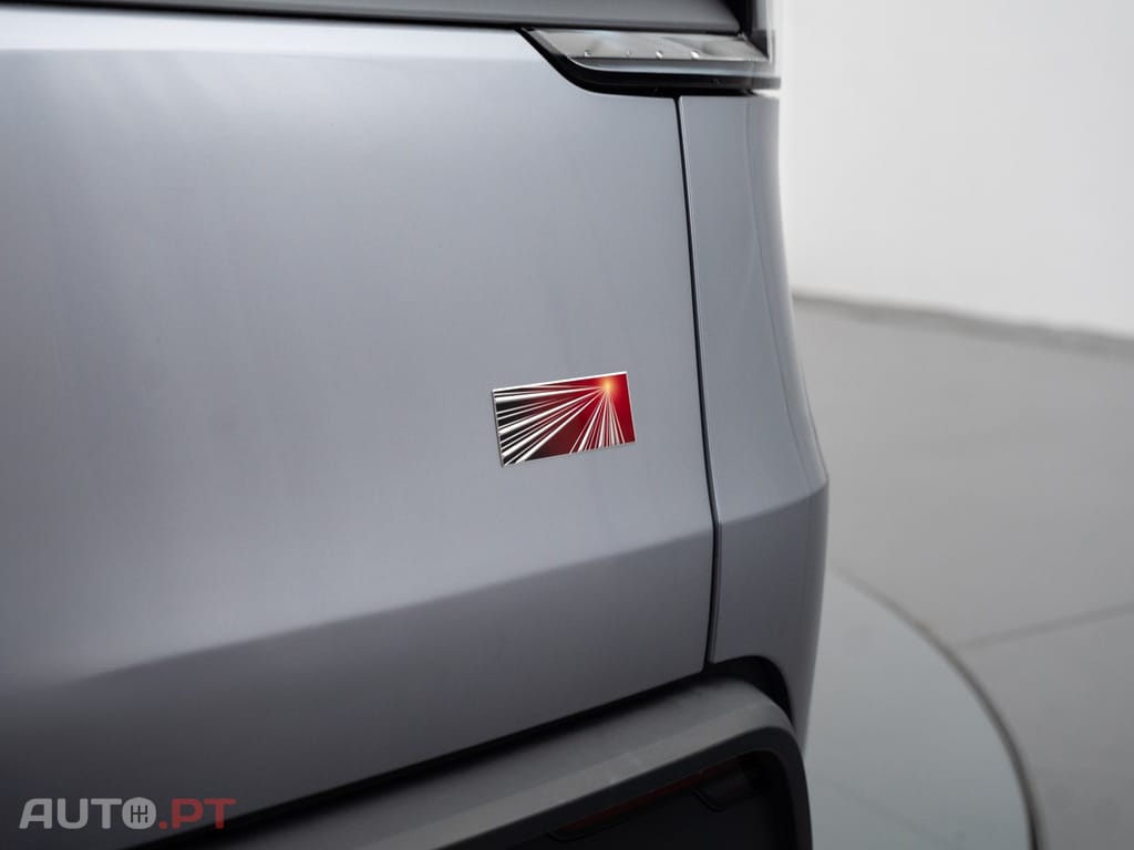 Tesla Model Y Long Range Tração Integral