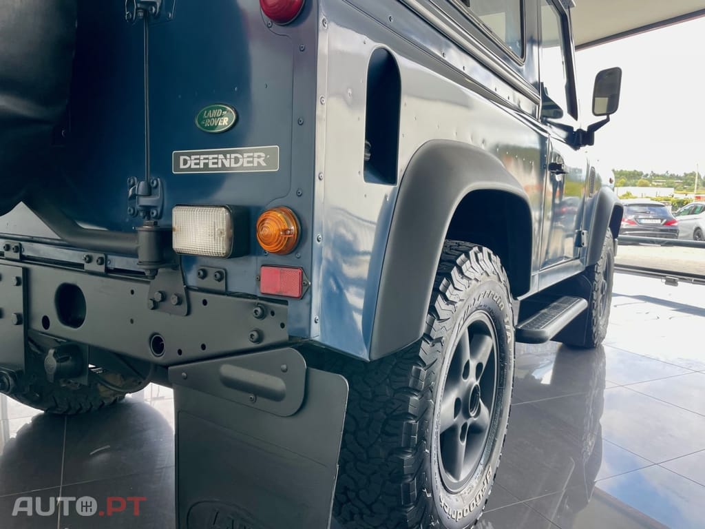 Land Rover Defender 90 2.5 TD5 Metal Top