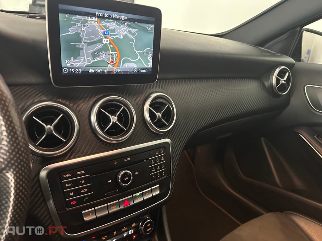 Mercedes-Benz A 200 d AMG Line