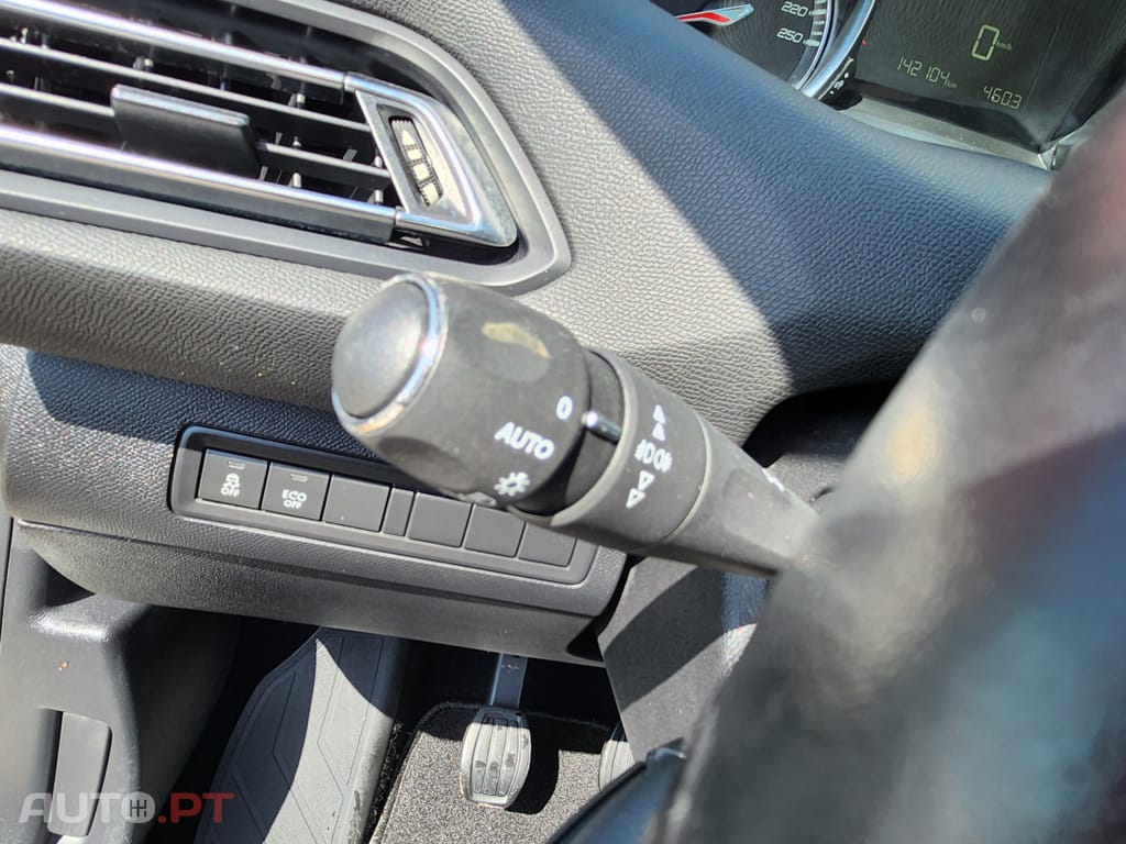 Peugeot 308 1.6 BlueHDi Style J17