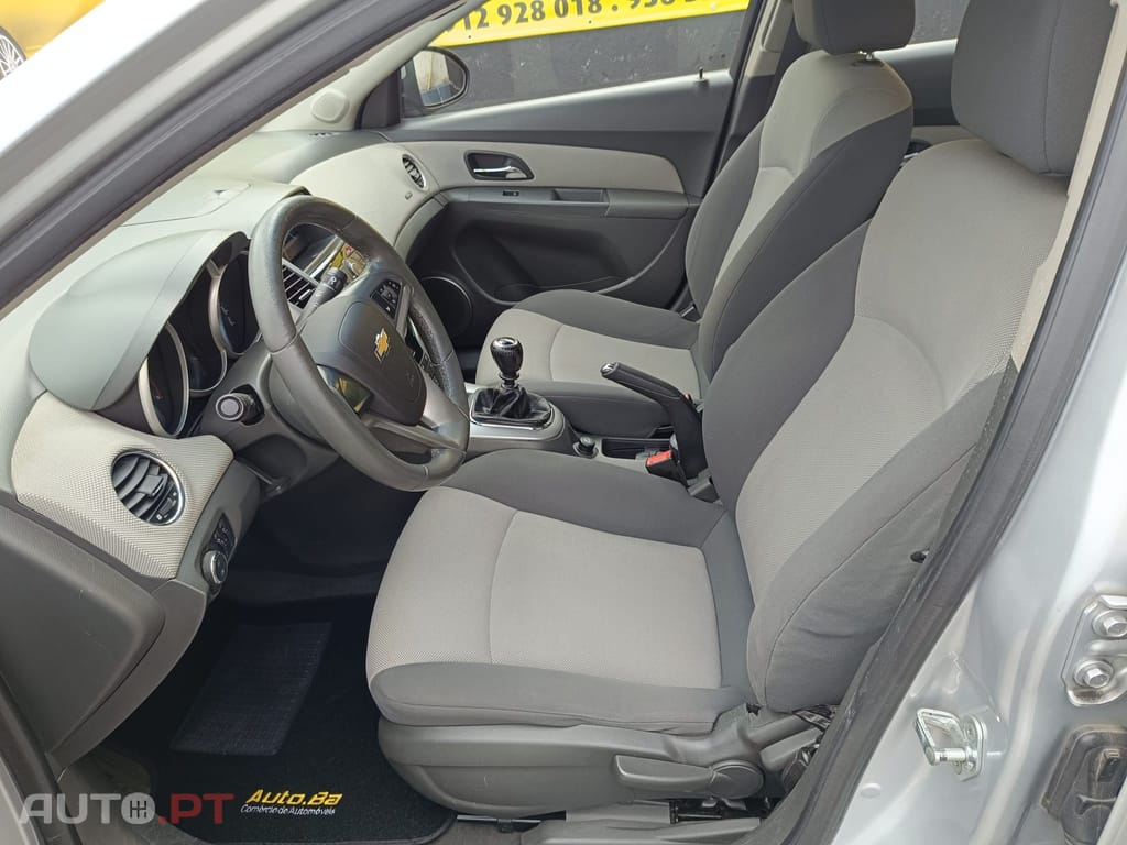 Chevrolet Cruze 1.6 LS