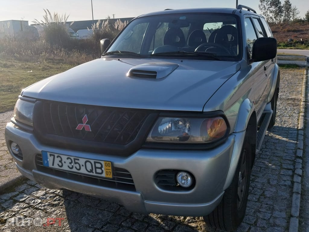 Mitsubishi Pajero Sport 2.5 TD GLS