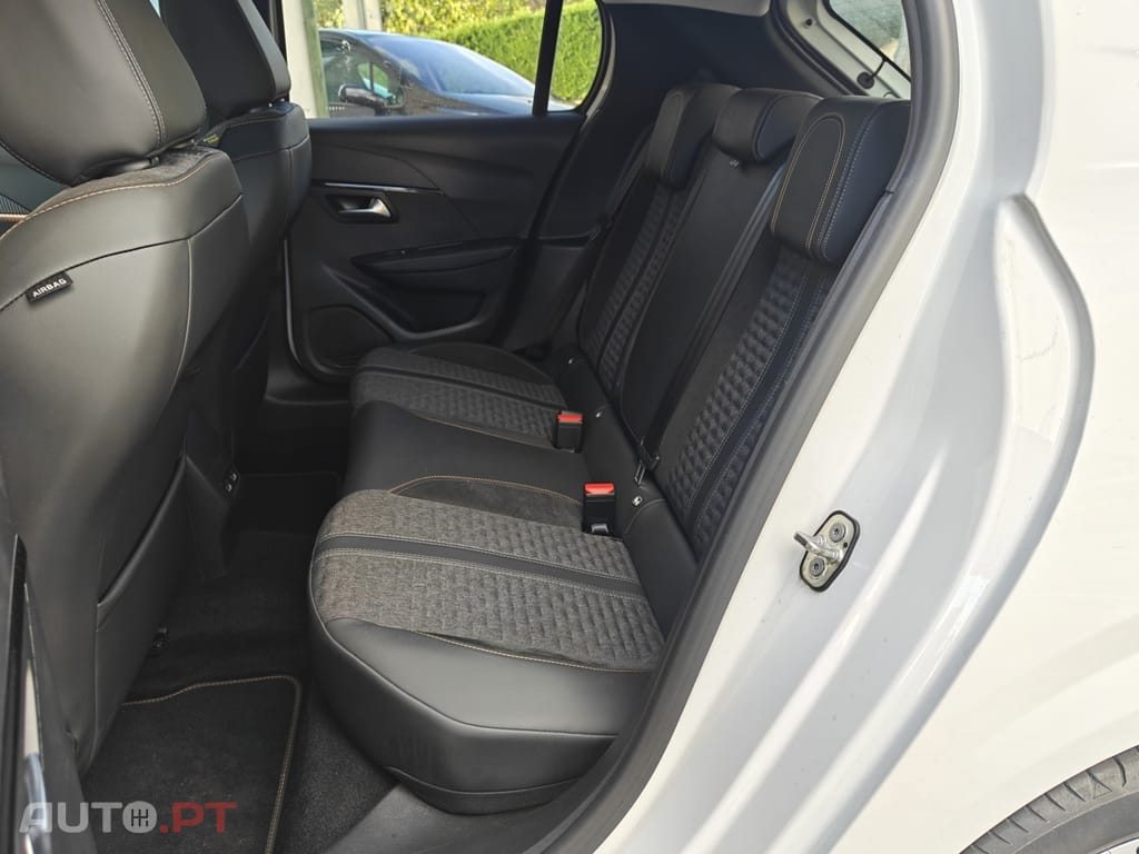 Peugeot 208 PureTech 100 Allure Pack