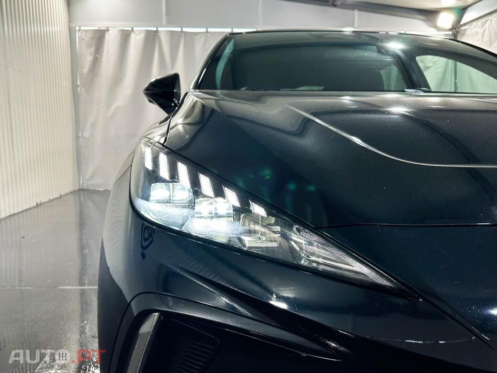 MG MG4 64 kWh XPower Luxury