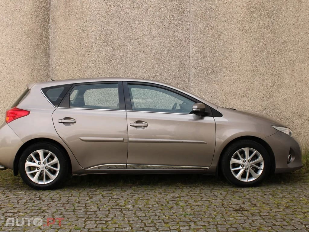 Toyota Auris 1.4 D-4D Exclusive+Navi