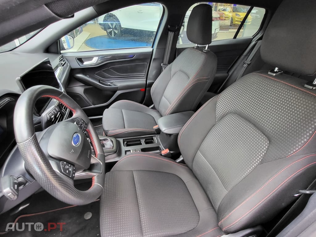 Ford Focus SW 1.0 EcoBoost MHEV ST-Line X