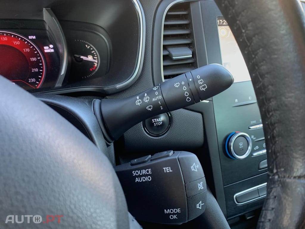 Renault Mégane Sport Tourer 1.5 Blue dCi Limited EDC