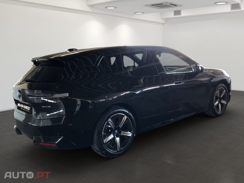 BMW iX xDrive 40 Pack Desportivo