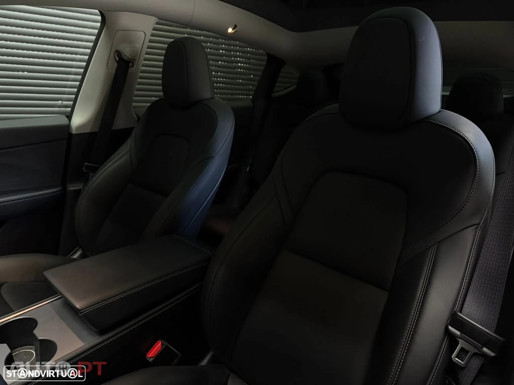 Tesla Model Y Long-Range RWD