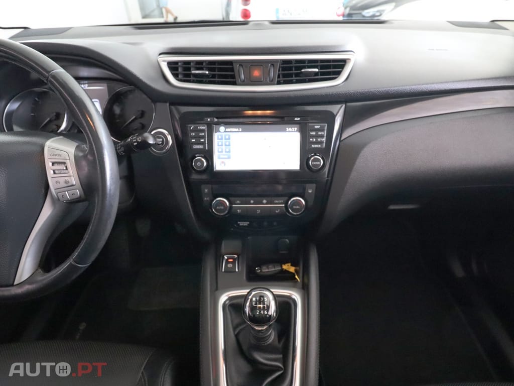 Nissan Qashqai 1.6 dCi Tekna Pele