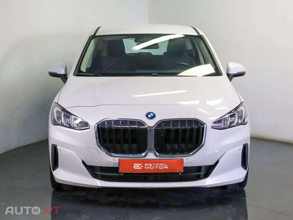 BMW 225 xe Auto