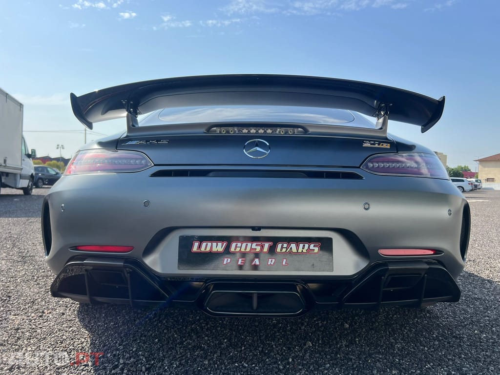 Mercedes-Benz AMG GT R