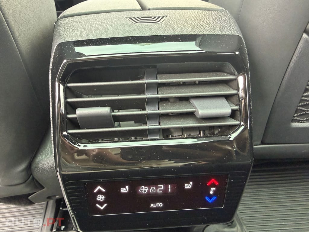 Peugeot E-5008 73 kWh GT
