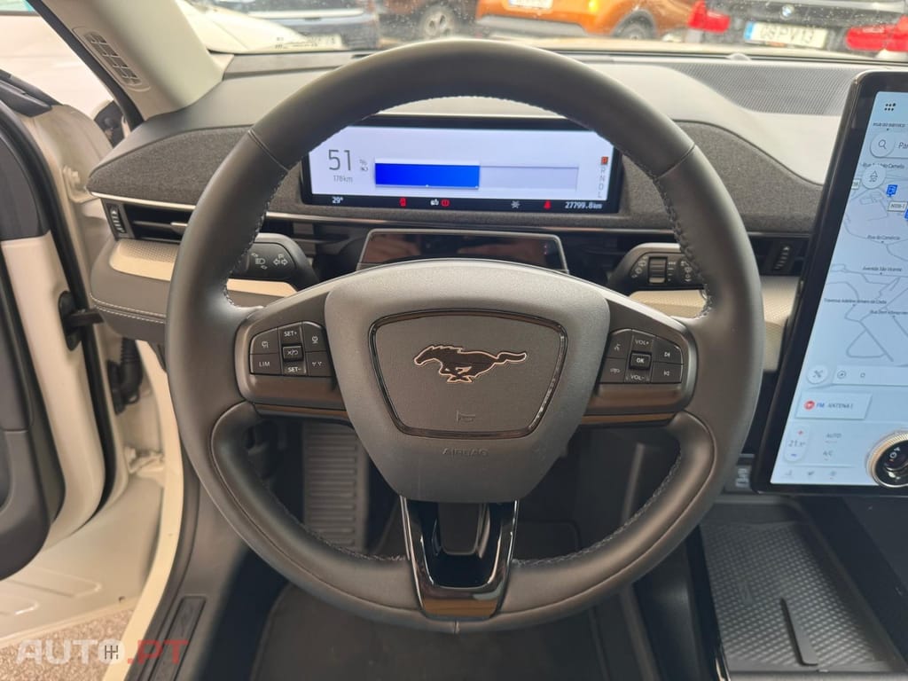 Ford Mustang Mach-E 75.7 kWh Base