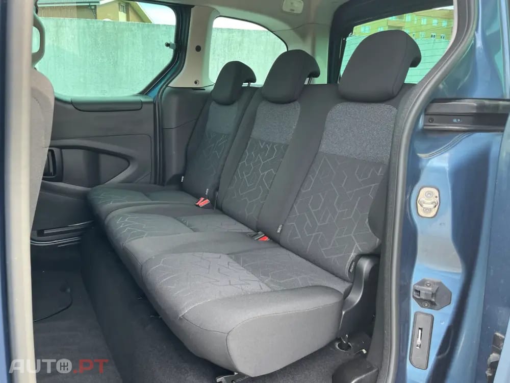 Peugeot E-Partner 50 kWh Premium Standard