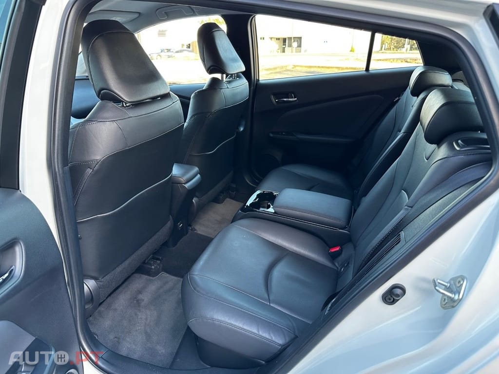 Toyota Prius 1.8 Plug-In Luxury+Pele
