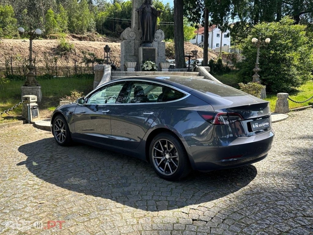 Tesla Model 3 Long-Range Dual Motor AWD