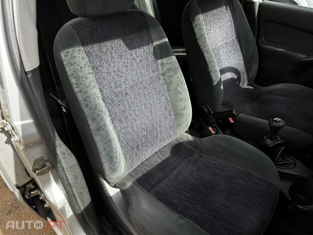 Ford Focus SW 1.4 Ambiente
