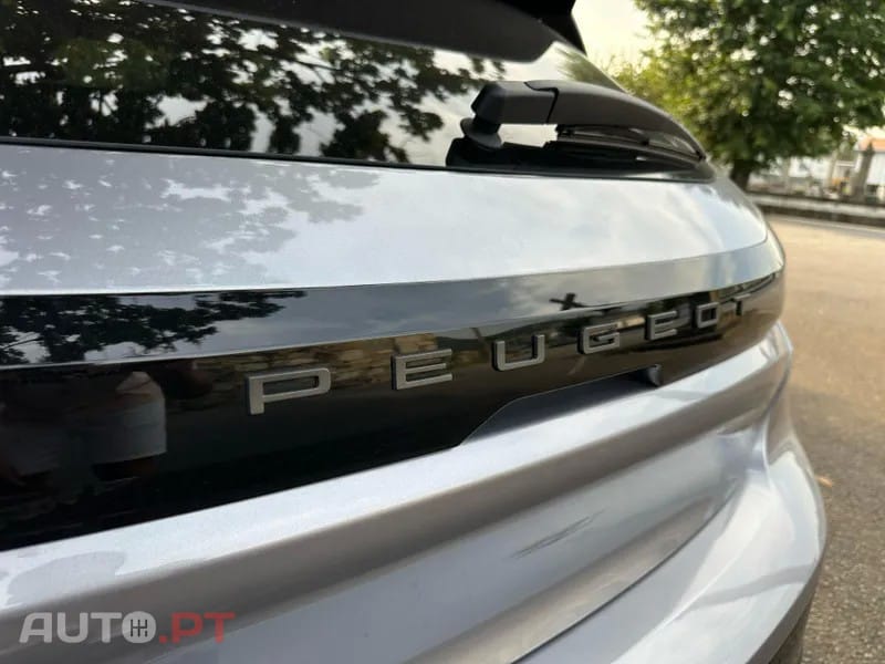 Peugeot E-208 51 kWh Allure