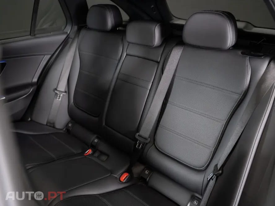 Mercedes-Benz C 300 e T 9G-TRONIC