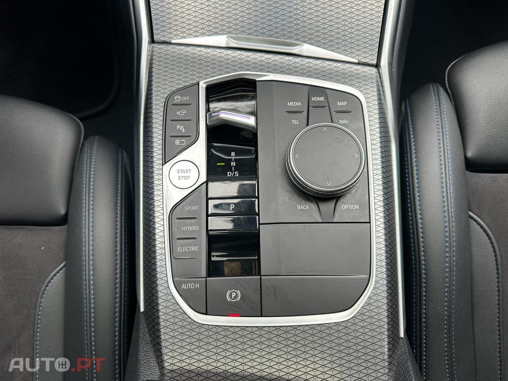 BMW 330 e Touring Pack Desportivo M Auto
