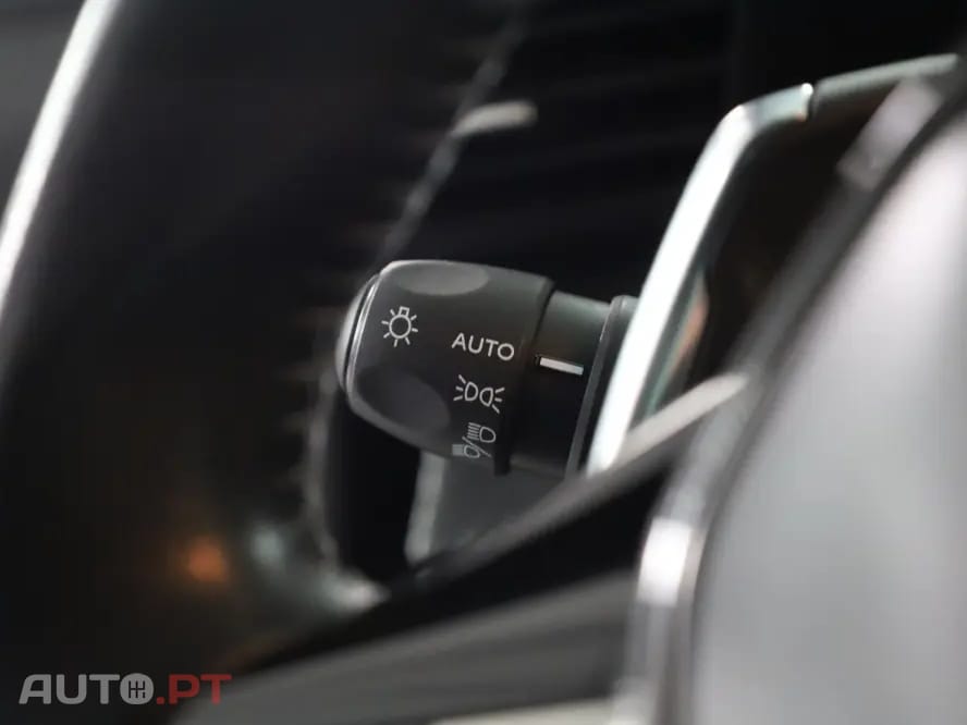 Peugeot 2008 Active Pack EAT8