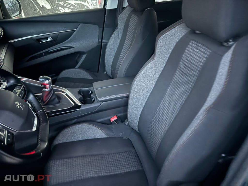 Peugeot 5008 1.5 BlueHDi Crossway