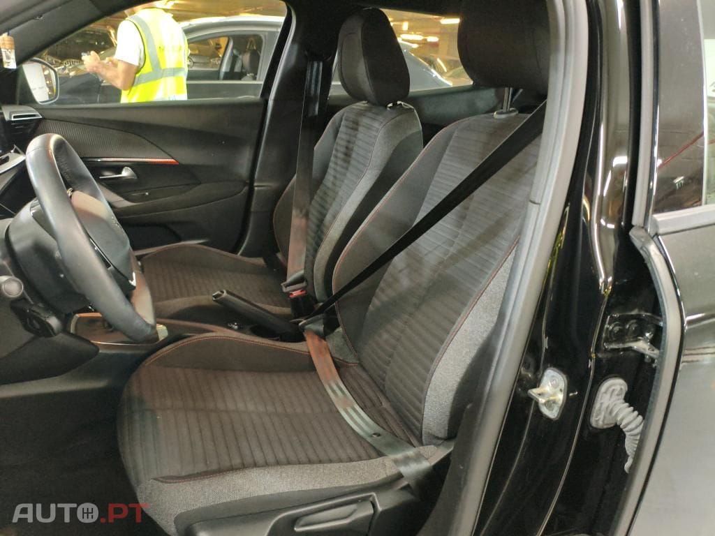 Peugeot 2008 1.2 PureTech Active Pack