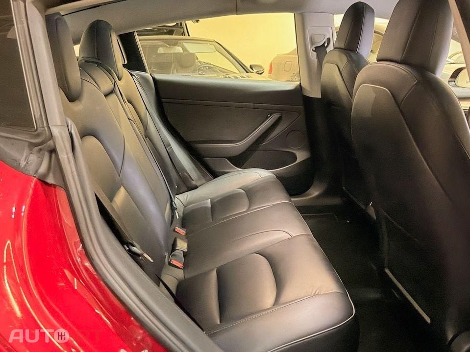 Tesla Model 3 Standard Range Plus RWD