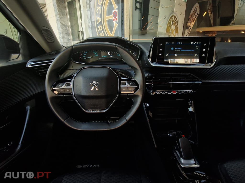 Peugeot E-2008 50 kWh Active Pack