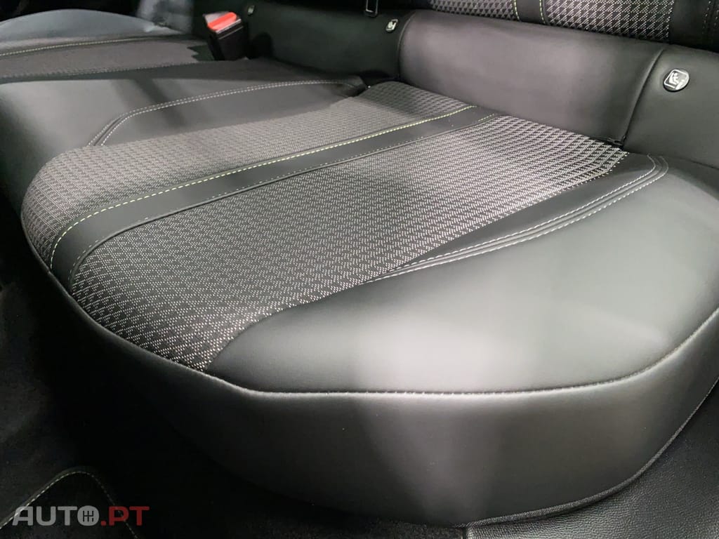 Peugeot 2008 1.2 PureTech GT EAT8