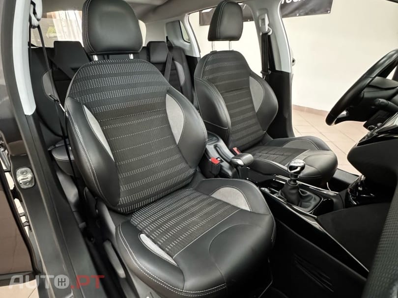 Peugeot 2008 1.2 PureTech Allure