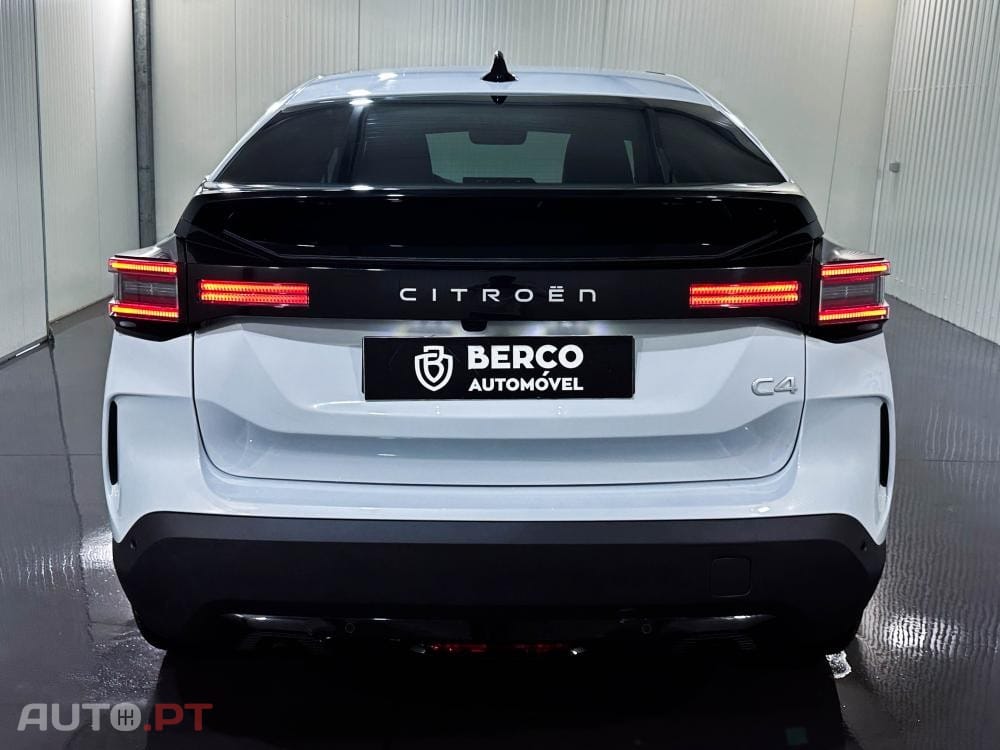 Citroen C4 PureTech 130 Stop&Start EAT8 SHINE