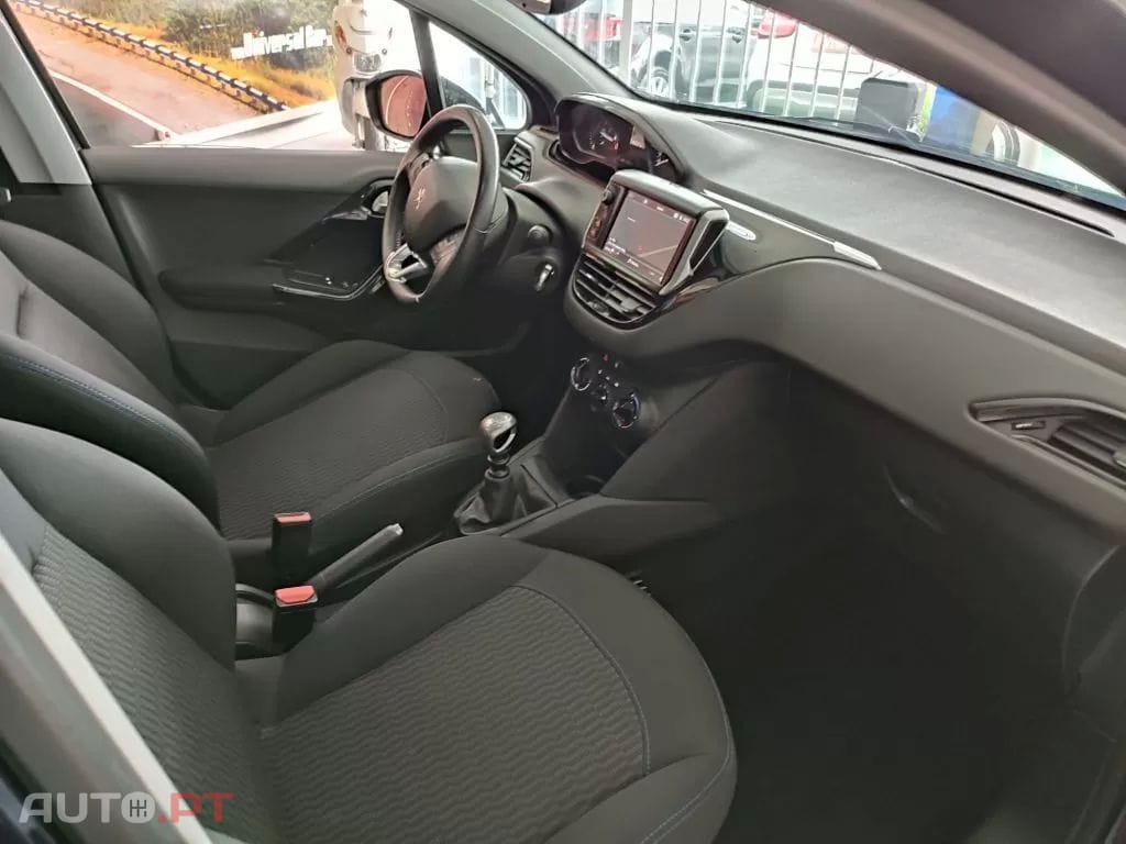Peugeot 208 1.5 BlueHDi Signature