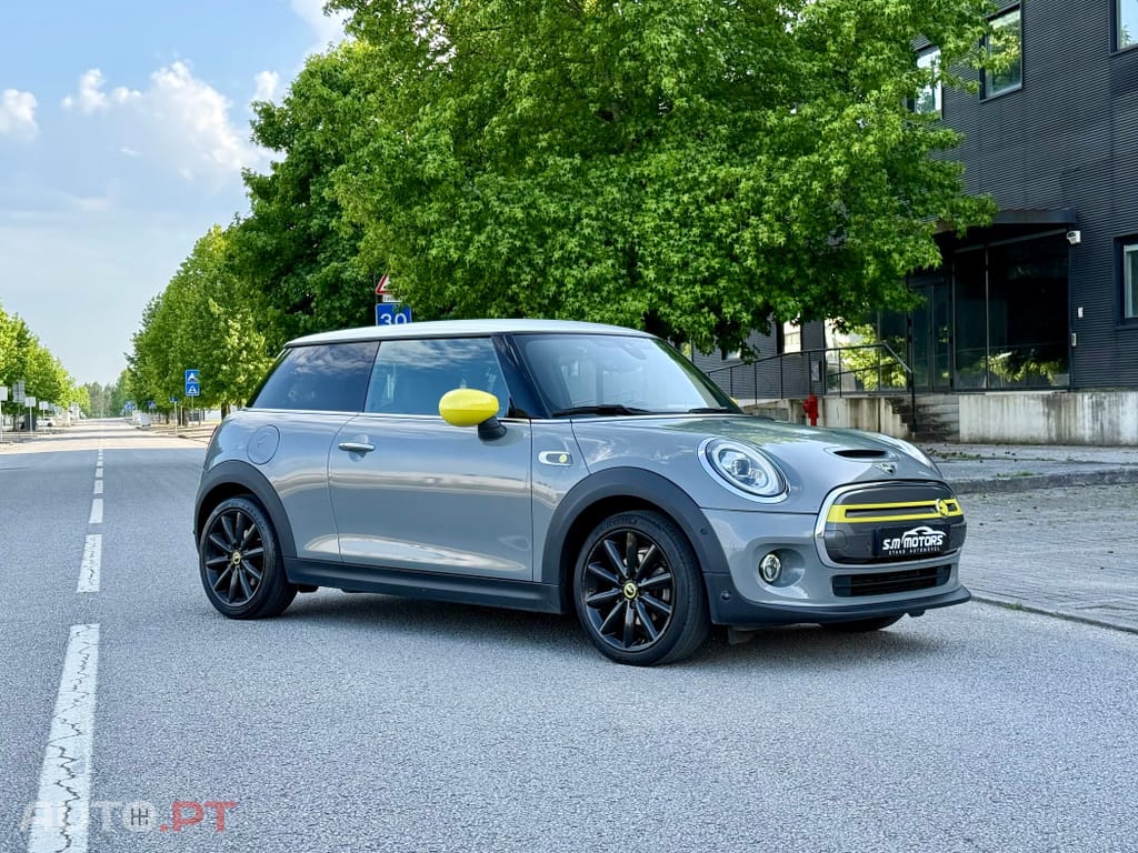 MINI Cooper Cooper SE Premium Essential