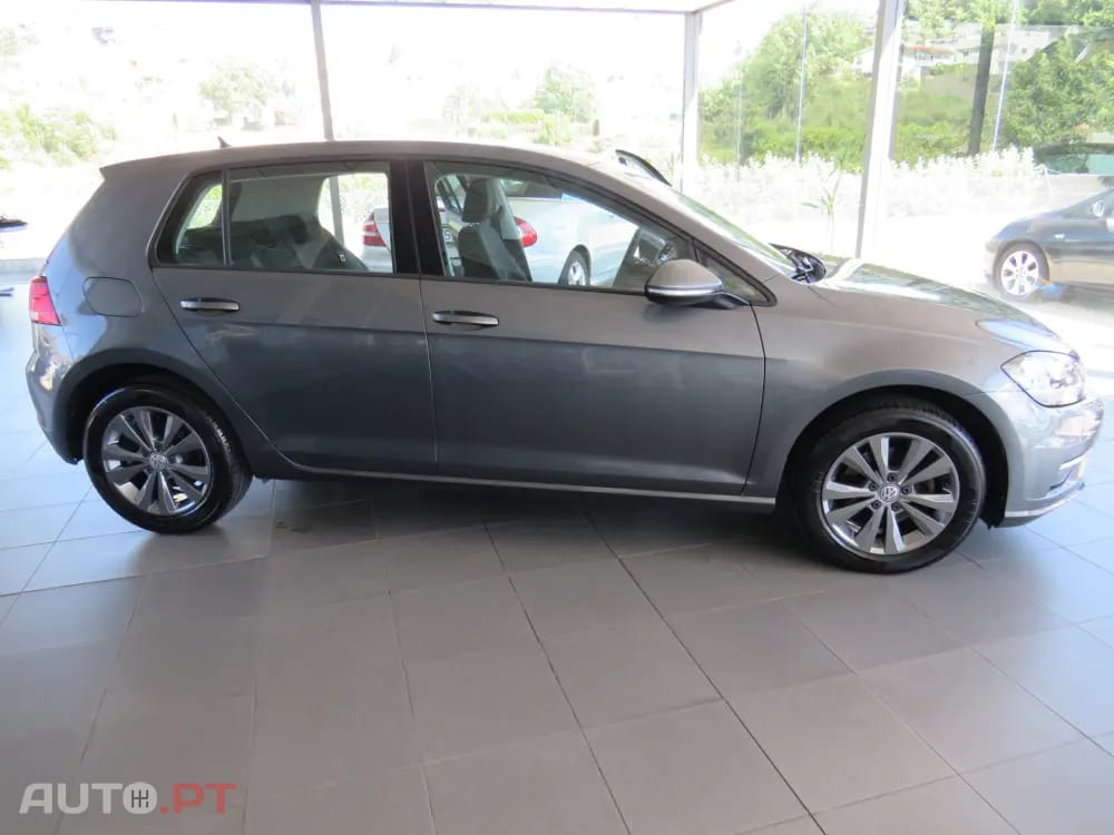 Volkswagen Golf 1.6 TDI Confortline