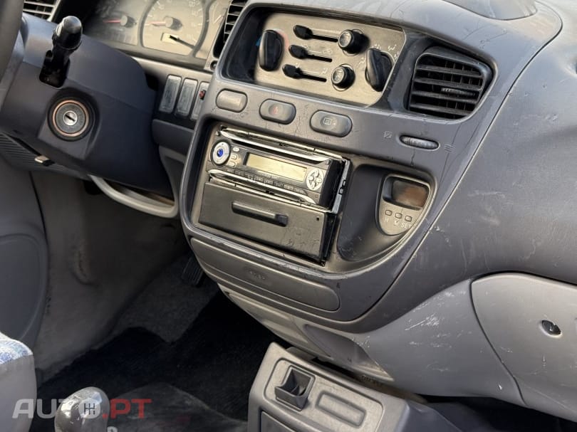 Mitsubishi Space Gear 2.5 TD GLX