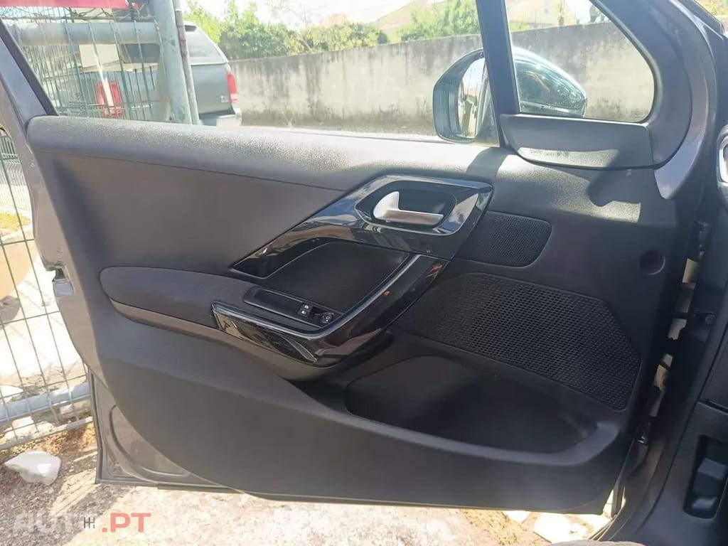 Peugeot 208 1.5 BlueHDi Signature